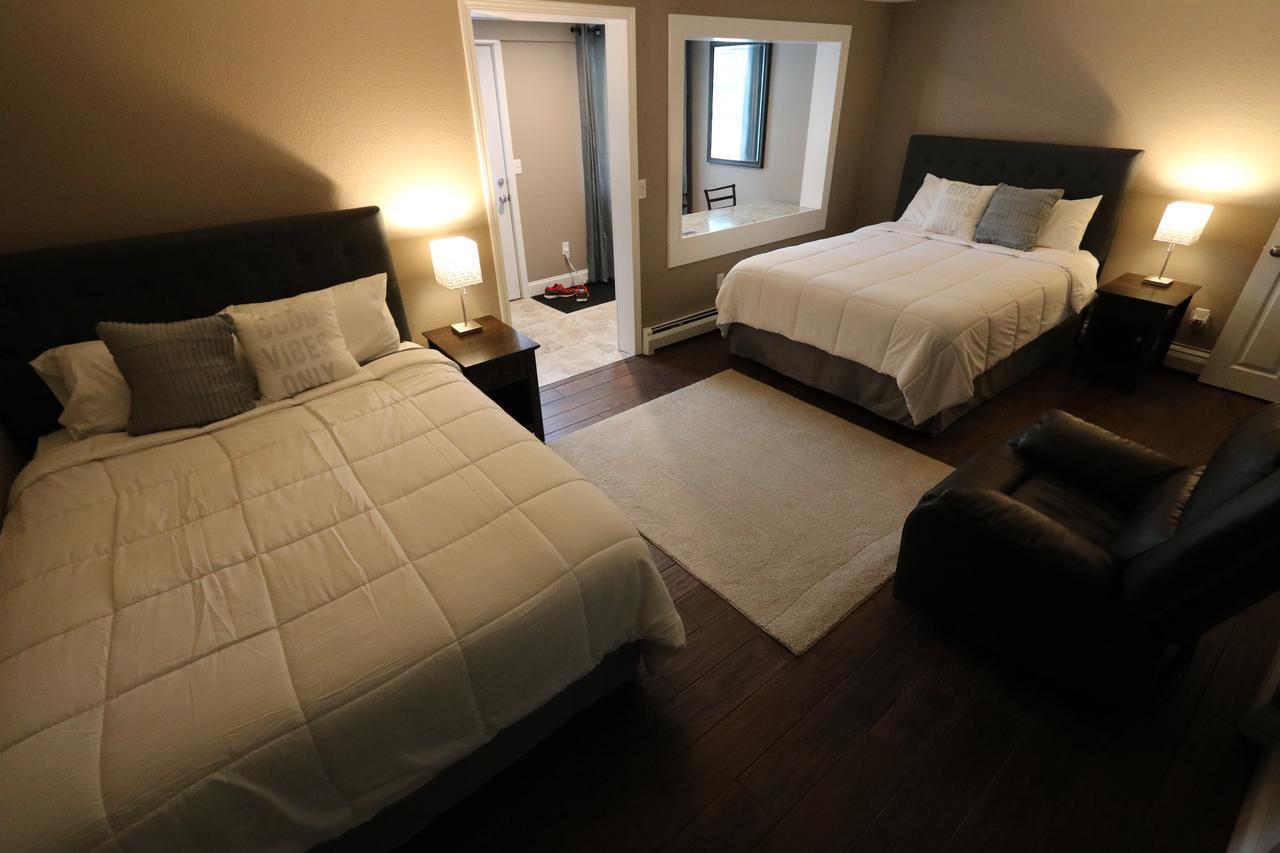 Brimley Motel Suites Екстер'єр фото
